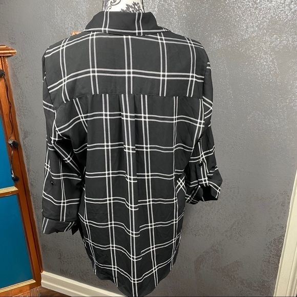 BCX plaid roll tab button up collared blouse - Picture 9 of 12